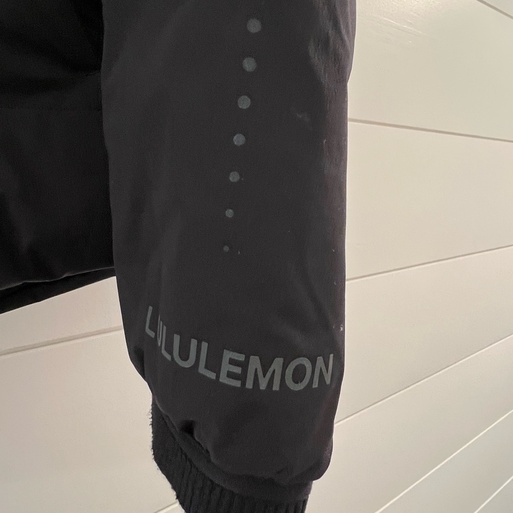 Lululemon Down for it all Black Jacket Size 8 - Picture 3 of 9